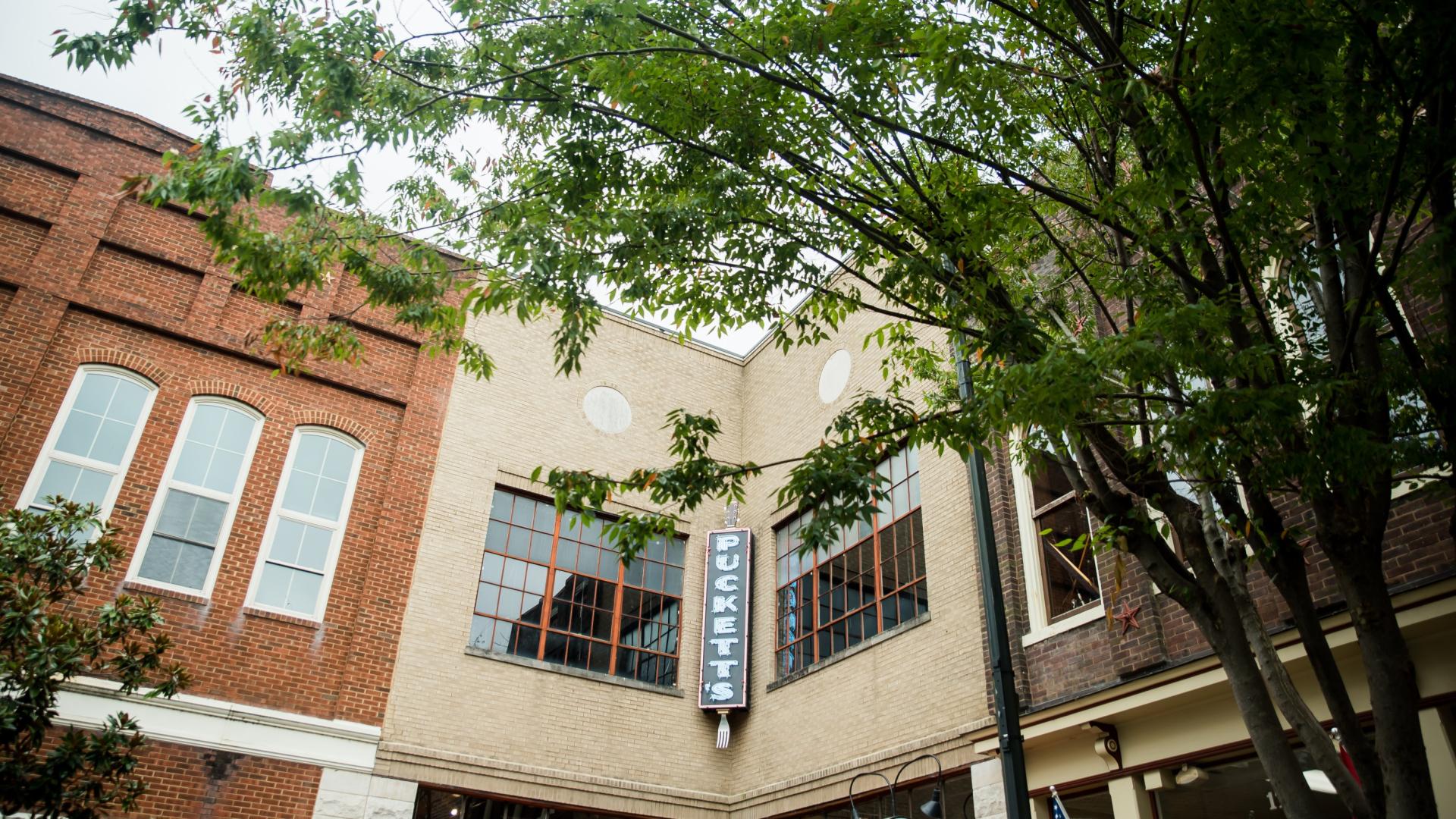 Puckett's Restaurant